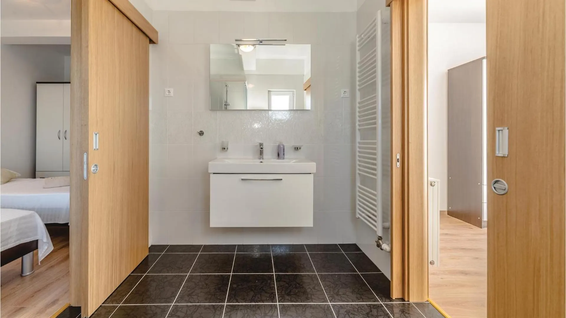 度假居 Amazing Home In Debeljak With Sauna